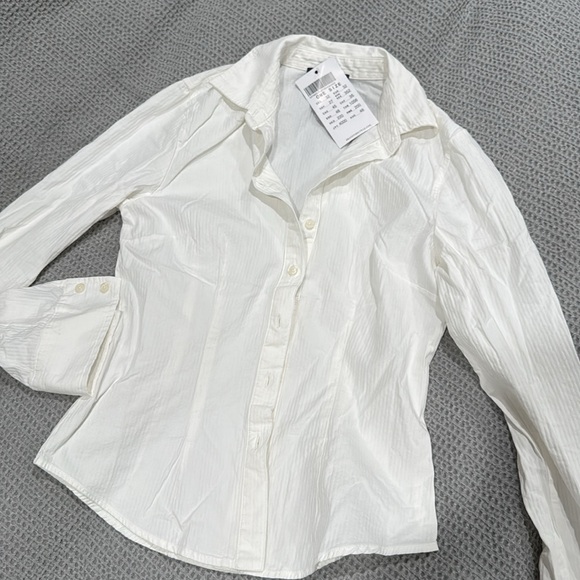 BNWT BRANDY MELVILLE WHITE DRESS SHIRT - Picture 3 of 5